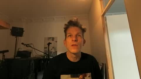 Snapshot of men2024again chatting on 02/27/25, 08:28 Andres online show from 02/27/25, 08:28