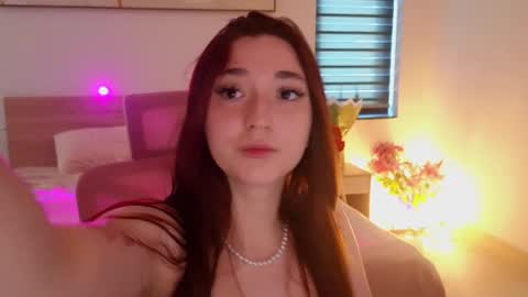 Snapshot of mencialo chatting on 05/19/26, 01:56 Mencialo online show from 05/19/26, 01:56