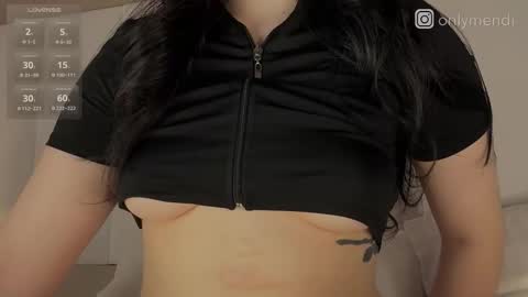 menndi online show from 10/31/25, 10:05