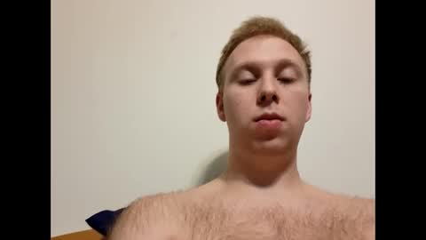 Snapshot of meow732 chatting on 10/21/25, 10:43 meow732 online show from 10/21/25, 10:43