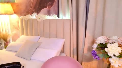 Snapshot of meow_amanda chatting on 09/11/25, 05:57 your kitty Amanda online show from 09/11/25, 05:57