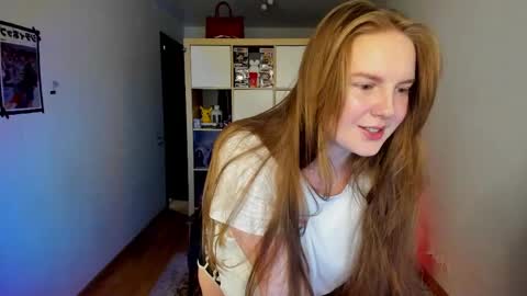 Snapshot of meow_k1tty chatting on 05/04/26, 05:47 Flora Next stream November 17th at 6 GMT online show from 05/04/26, 05:47