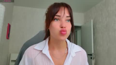 Snapshot of meow_moore chatting on 06/23/26, 05:05 Megan online show from 06/23/26, 05:05