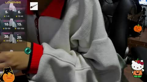 Valentina  online show from 10/17/25, 08:33