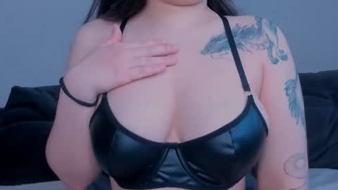 Snapshot of meow_rinnie chatting on 07/01/26, 10:50 My links --- online show from 07/01/26, 10:50