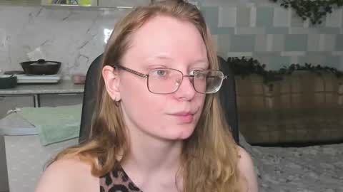 Snapshot of meowcr chatting on 11/06/25, 01:45 meowcr online show from 11/06/25, 01:45