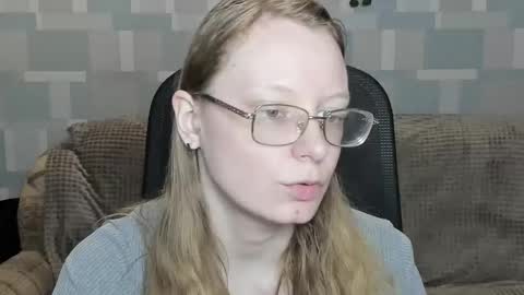 Snapshot of meowcr chatting on 11/30/25, 01:04 meowcr online show from 11/30/25, 01:04