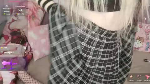 Snapshot of meowkakitty chatting on 11/25/25, 02:33 MeowkaKitty online show from 11/25/25, 02:33