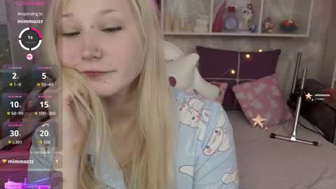 Snapshot of meowkakitty chatting on 12/17/25, 01:55 MeowkaKitty online show from 12/17/25, 01:55