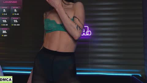  NIKKY  STIVE     Every day from 1000  to 200  EST time. online show from 11/13/25, 07:13