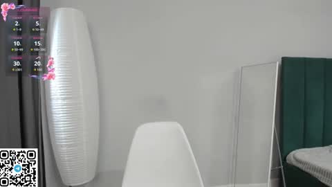 Monica online show from 10/08/25, 08:23