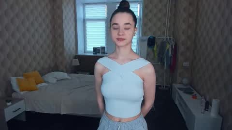 Snapshot of meoww_meows chatting on 10/30/25, 08:05 Julie online show from 10/30/25, 08:05