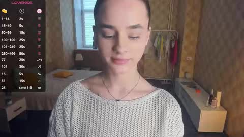 Snapshot of meoww_meows chatting on 11/19/25, 07:08 Julie online show from 11/19/25, 07:08