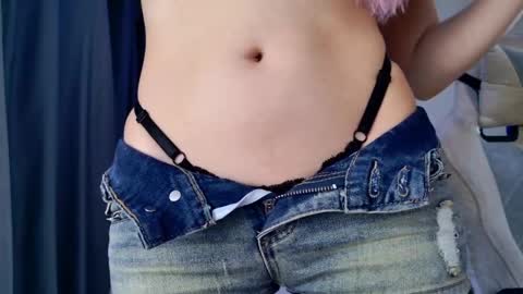 Mia online show from 04/07/26, 05:19