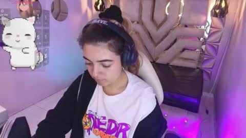    online show from 09/12/25, 07:47