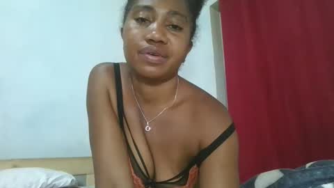 meraldaaaa online show from 10/21/25, 09:37