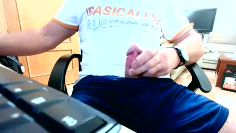 Snapshot of merce1972 chatting on 10/25/25, 09:31 merce1972 online show from 10/25/25, 09:31