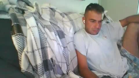 Snapshot of mercedes190d chatting on 11/29/25, 12:52 Mercedes190d online show from 11/29/25, 12:52