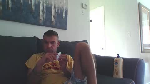 Snapshot of mercedes190d chatting on 11/30/25, 02:21 Mercedes190d online show from 11/30/25, 02:21