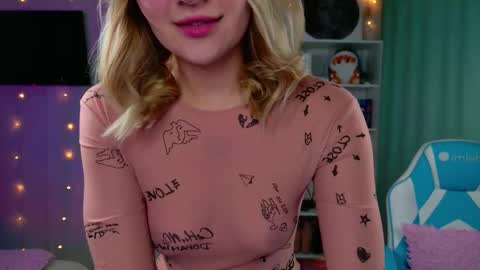 Molly online show from 01/19/26, 04:16