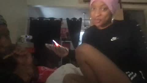 Snapshot of merchh_ chatting on 11/11/25, 04:18 InHer77 online show from 11/11/25, 04:18