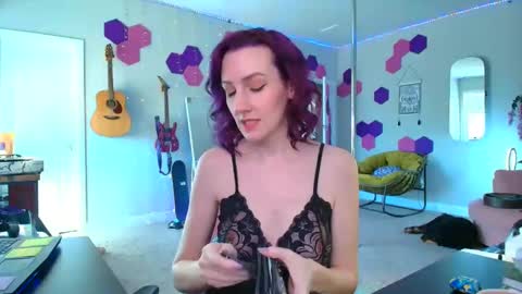 Meredith Bae online show from 02/24/25, 09:41