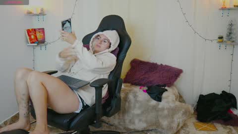 Merida Bell online show from 12/04/24, 06:50