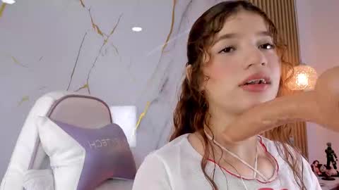 Snapshot of meridacute_ chatting on 10/23/25, 09:57 meridacute_ online show from 10/23/25, 09:57