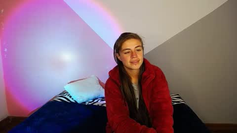 Snapshot of merily_duff chatting on 12/13/25, 11:43 MERILY online show from 12/13/25, 11:43