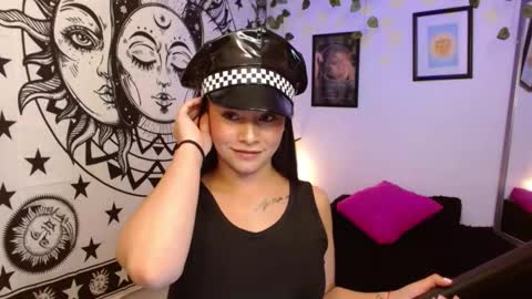 Snapshot of merilynwhithe_ chatting on 10/27/25, 10:47 Merilyn online show from 10/27/25, 10:47