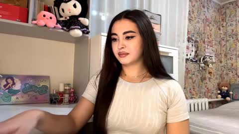 Snapshot of merlenegnoza chatting on 11/17/25, 05:08 Enni online show from 11/17/25, 05:08