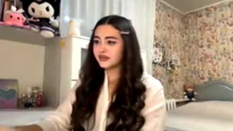 Snapshot of merlenegnoza chatting on 11/30/25, 05:39 Enni online show from 11/30/25, 05:39