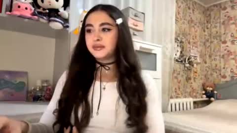 Snapshot of merlenegnoza chatting on 12/01/25, 05:29 Enni online show from 12/01/25, 05:29