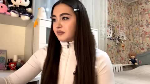 Snapshot of merlenegnoza chatting on 12/04/25, 05:54 Enni online show from 12/04/25, 05:54