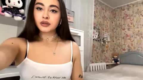 Snapshot of merlenegnoza chatting on 12/05/25, 05:31 Enni online show from 12/05/25, 05:31