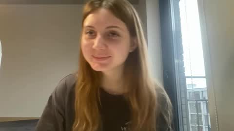 Snapshot of merlesien chatting on 11/30/25, 07:23 Joan online show from 11/30/25, 07:23