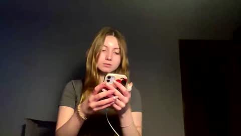 Snapshot of merlesien chatting on 12/03/25, 12:36 Joan online show from 12/03/25, 12:36