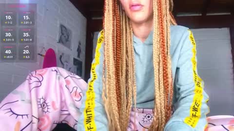 AURORA online show from 12/17/24, 08:32