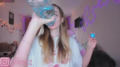 Sara online show from 04/02/26, 02:26