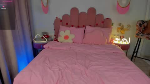 Anna online show from 03/01/25, 12:56