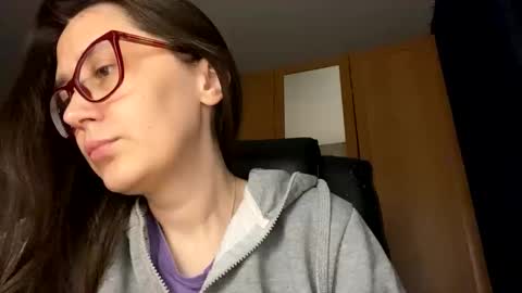 Jessica online show from 12/21/25, 09:22