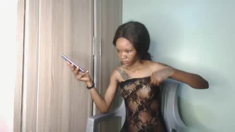 Snapshot of messyluna chatting on 05/12/26, 09:28 meggy and bree online show from 05/12/26, 09:28
