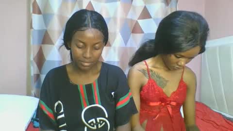 Snapshot of messyluna chatting on 06/10/26, 07:35 meggy and bree online show from 06/10/26, 07:35