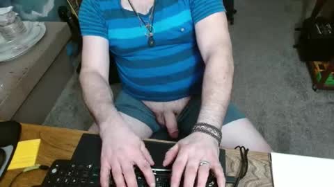 Snapshot of metalsharkk chatting on 01/31/25, 12:17 metalsharkk online show from 01/31/25, 12:17