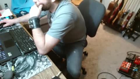 Snapshot of metalsharkk chatting on 03/03/25, 06:37 metalsharkk online show from 03/03/25, 06:37