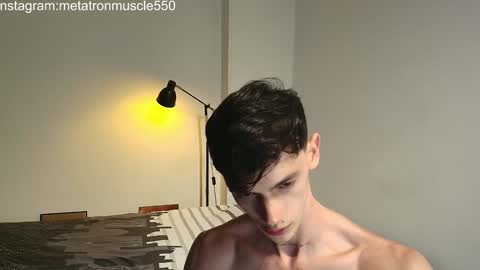 Snapshot of metatron_muscle chatting on 01/25/25, 04:02 Dany online show from 01/25/25, 04:02