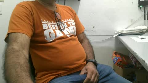 Snapshot of metter26 chatting on 06/18/26, 01:15 atx guy online show from 06/18/26, 01:15