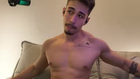 Snapshot of mettew22cm chatting on 12/20/25, 02:51 mettew22cm online show from 12/20/25, 02:51