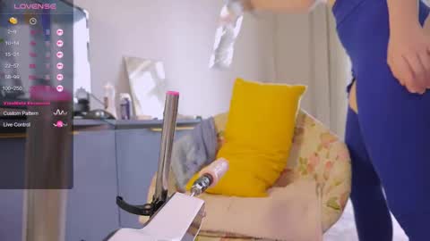 Stella online show from 09/10/25, 08:25