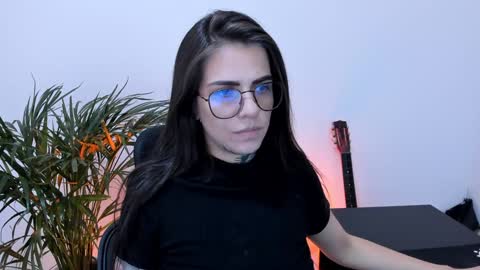 Snapshot of meurief chatting on 01/16/25, 06:59 Meurif online show from 01/16/25, 06:59
